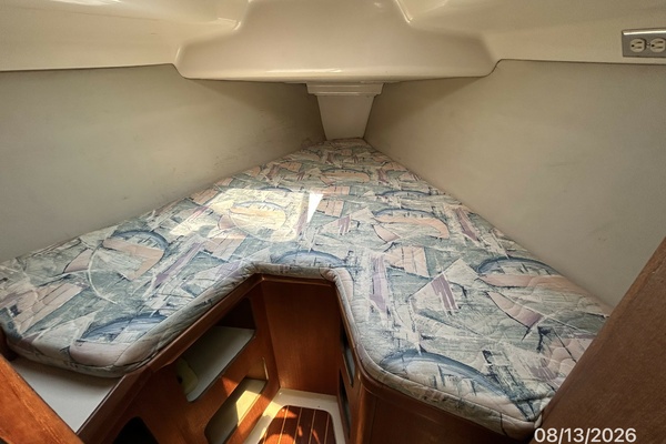 Hunter 336 forward stateroom