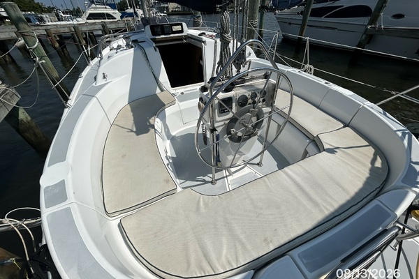 Hunter 336 cockpit forward1