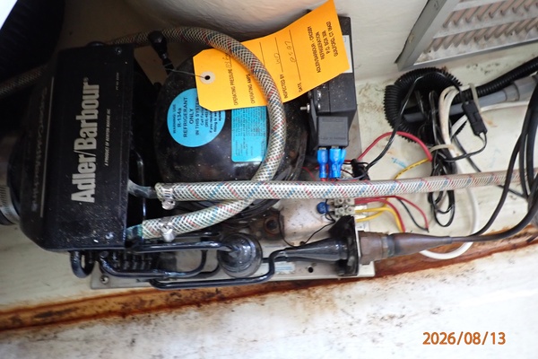 Hunter 336 refrigeration system