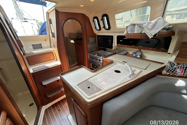 Hunter 336 galley2