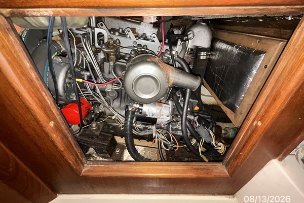 Hunter 336 auxiliary access2