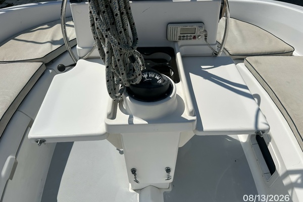 Hunter 336 cockpit table