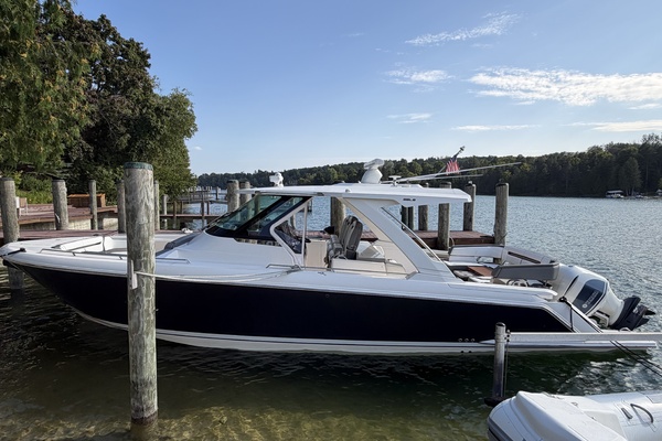 38ft Tiara Yachts Yacht For Sale