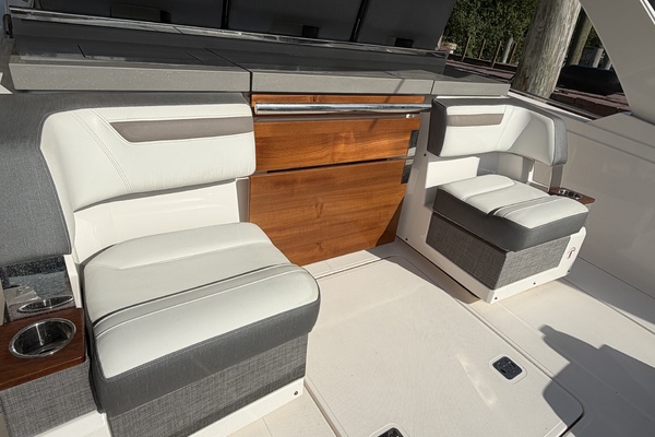 38ft Tiara Yachts Yacht For Sale