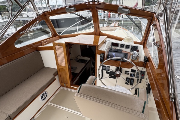 2003 Dyer 29 Soft Top helm