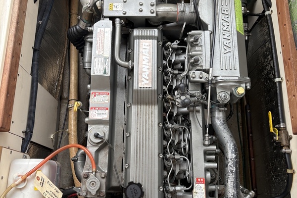 2003 Dyer 29 Soft Top Yanmar engine