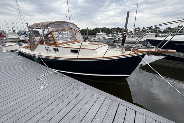 2003 Dyer 29 Soft Top starboard forward quarter