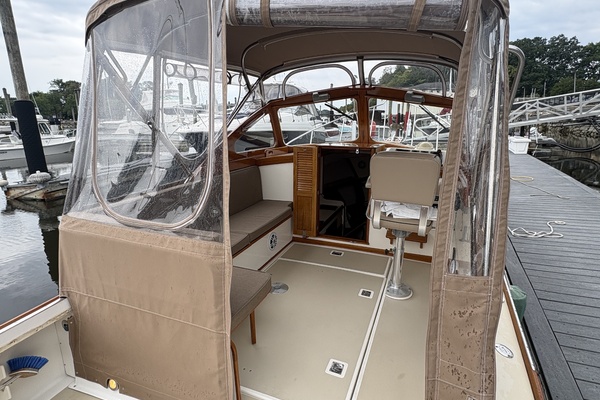 2003 Dyer 29 Soft Top 4-sided enclosure