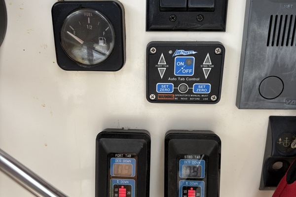 2003 Dyer 29 Soft Top trim tabs