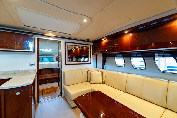 T S LAKE HOUSE 48ft Sea Ray Yacht For Sale