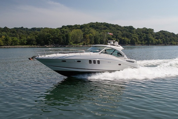 T S LAKE HOUSE 48ft Sea Ray Yacht For Sale