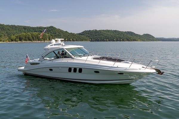 T S LAKE HOUSE 48ft Sea Ray Yacht For Sale