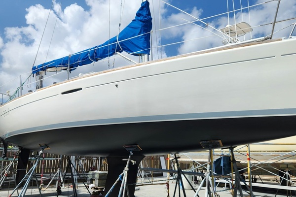 Shakey Waves 33ft Beneteau Yacht For Sale