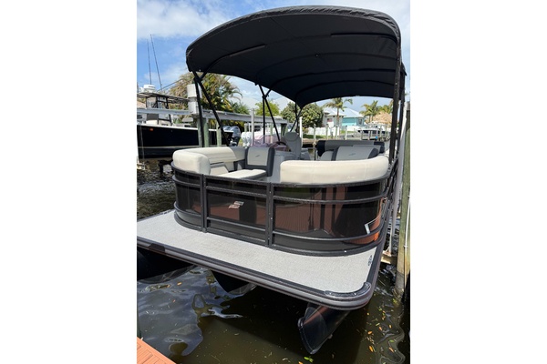 23ft Starcraft Yacht For Sale