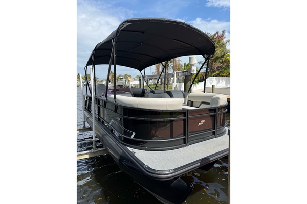 23ft Starcraft Yacht For Sale