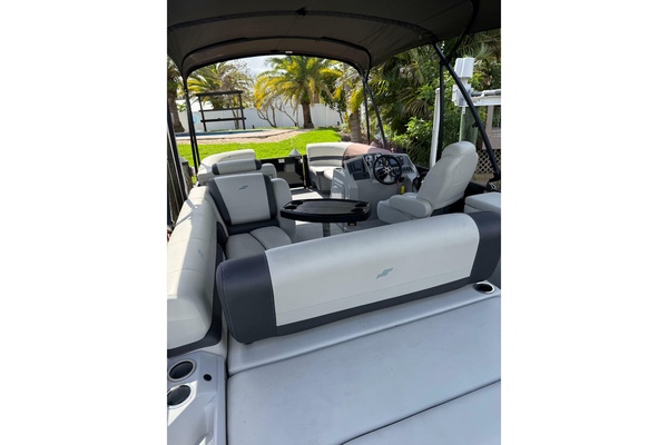 23ft Starcraft Yacht For Sale