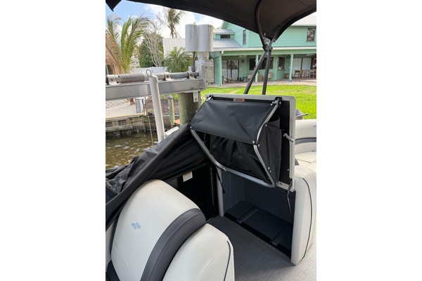 23ft Starcraft Yacht For Sale