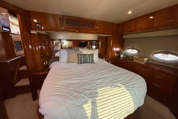 Carver  Yacht For Sale