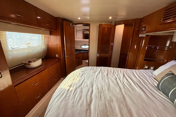 Carver  Yacht For Sale