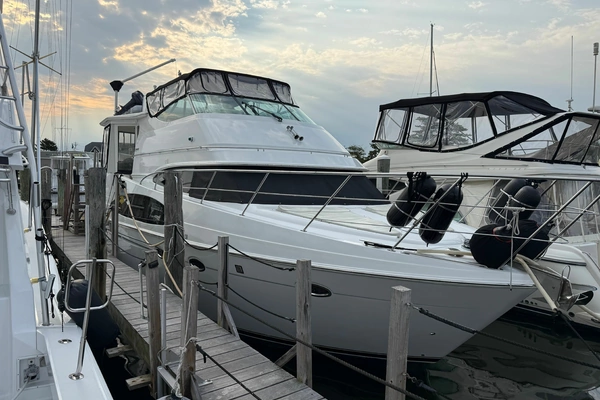Carver  Yacht For Sale