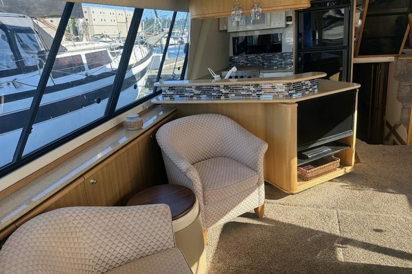 BEACH HOUSE 47ft Bayliner Yacht For Sale