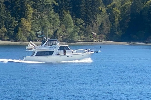 BEACH HOUSE 47ft Bayliner Yacht For Sale