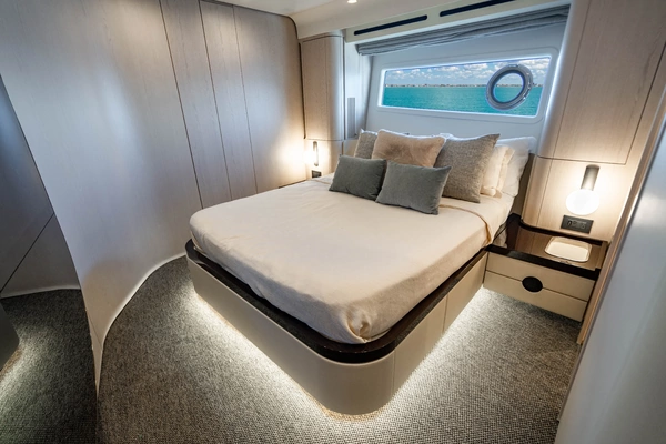 Azimut FLY 78 Yacht For Sale