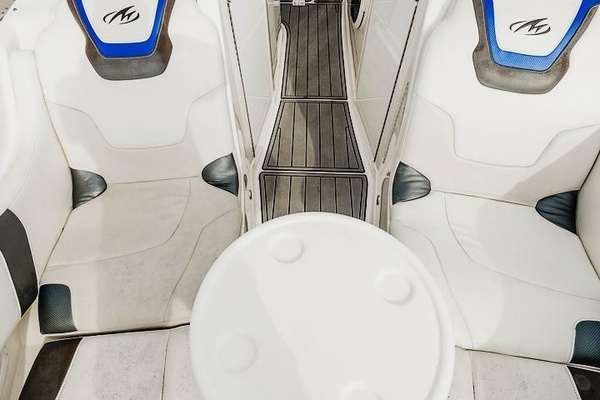 Boats  amp  Joe s 31ft Monterey Yacht For Sale