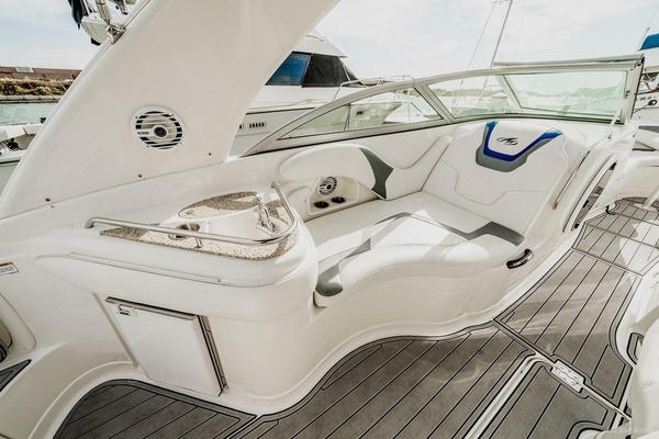 Boats  amp  Joe s 31ft Monterey Yacht For Sale