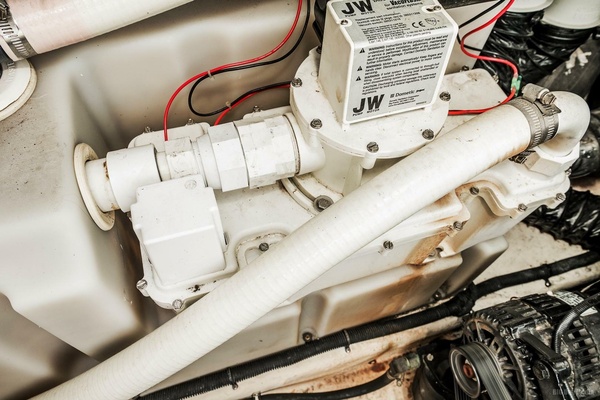 Boats  amp  Joe s 31ft Monterey Yacht For Sale