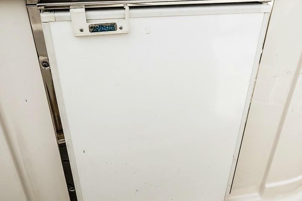 Boats  amp  Joe s 31ft Monterey Yacht For Sale