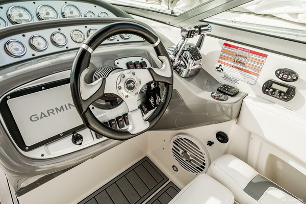 Boats  amp  Joe s 31ft Monterey Yacht For Sale