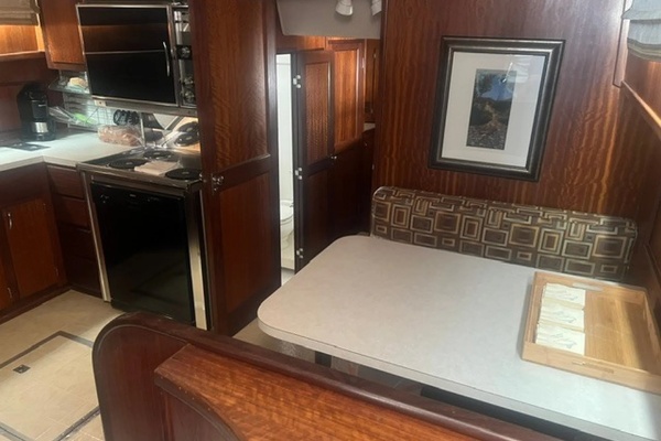 Top Cookie 60ft Hatteras Yacht For Sale