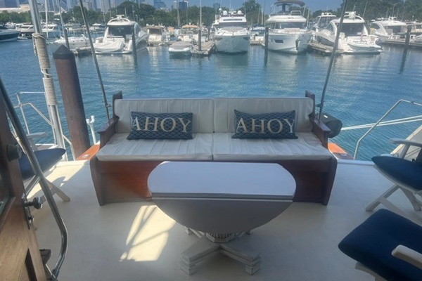Top Cookie 60ft Hatteras Yacht For Sale
