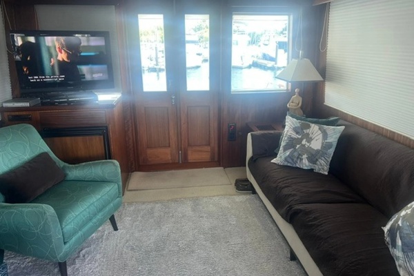 Top Cookie 60ft Hatteras Yacht For Sale