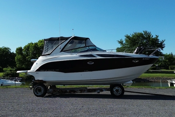 31-ft-Bayliner-2011-315 SB- Ile-aux-Noix Quebec Canada  yacht for sale