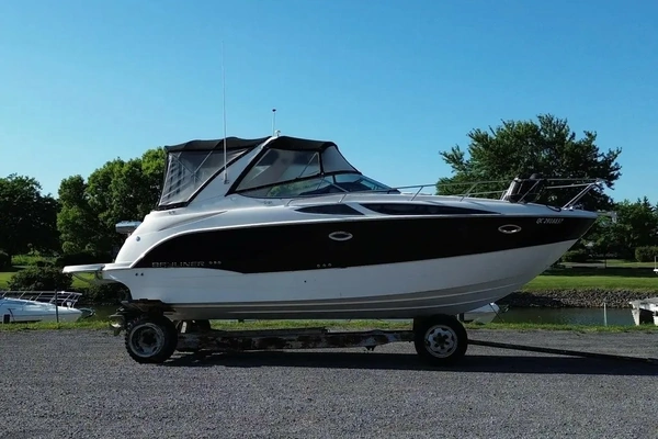 31-ft-Bayliner-2011-315 SB- Quebec  Canada  yacht for sale
