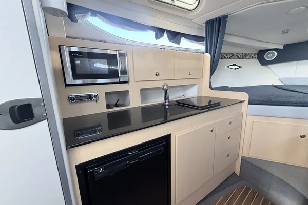 31ft Bayliner Yacht For Sale