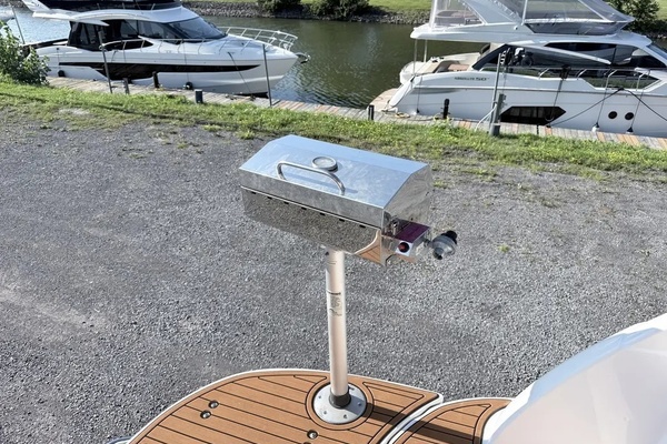 31ft Bayliner Yacht For Sale
