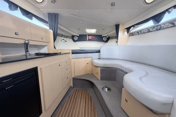 31ft Bayliner Yacht For Sale