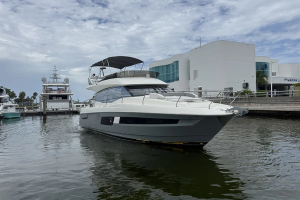 Prestige 460 Yacht For Sale