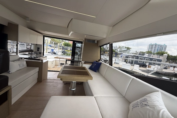 Prestige 460 Yacht For Sale