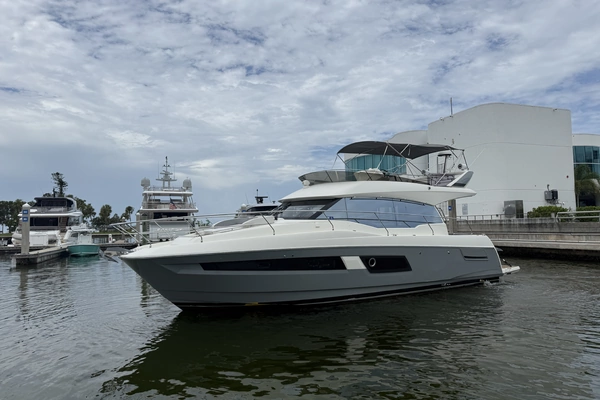 Prestige 460 Yacht For Sale