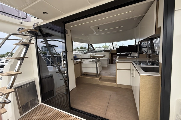 Prestige 460 Yacht For Sale