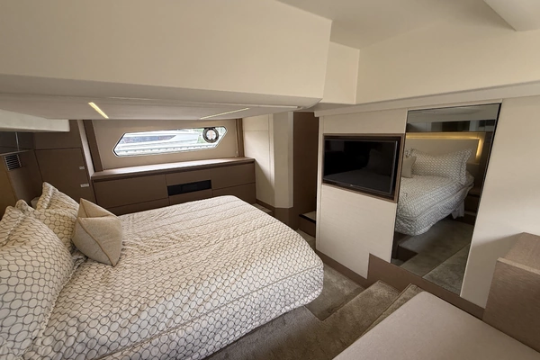 Prestige 460 Yacht For Sale