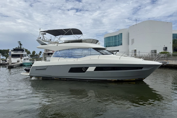 Prestige 460 Yacht For Sale