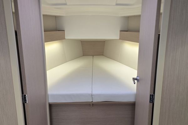 FERNEL  30ft Beneteau Yacht For Sale