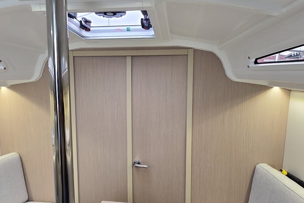 FERNEL  30ft Beneteau Yacht For Sale