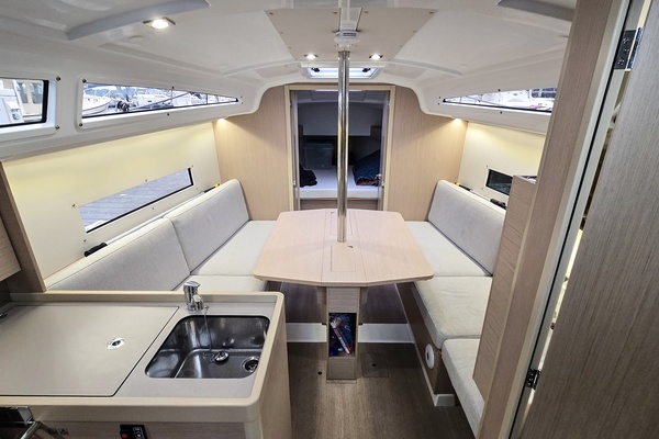 FERNEL  30ft Beneteau Yacht For Sale