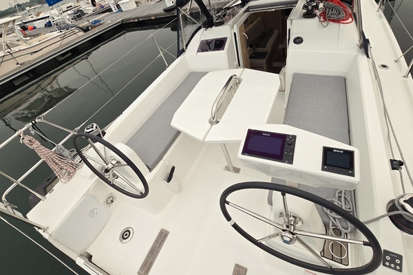 FERNEL  30ft Beneteau Yacht For Sale